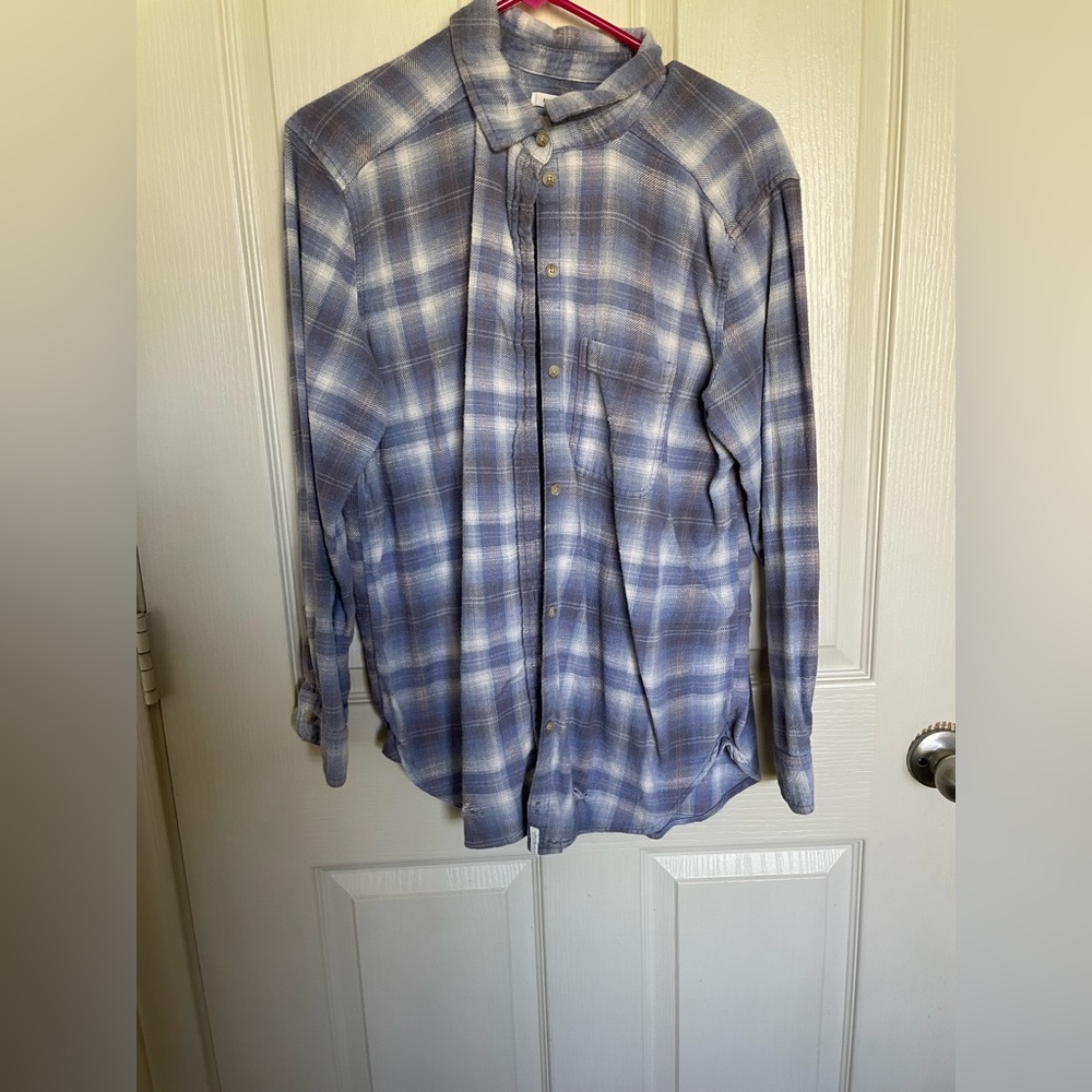 Women’s American Eagle Destroyed Flannel